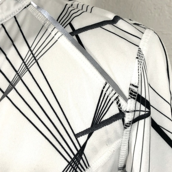 XERSION - WHITE & BLACK RUNNING JACKET / TOP GEOMETRIC PATTERN & REFLECTIVE-B11 - Picture 12 of 12